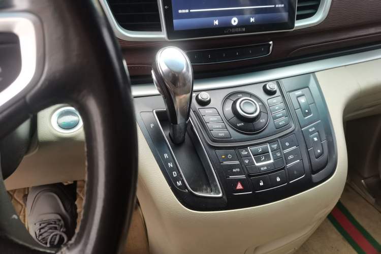 Used Buick GL8 2015 2.4L Luxury Business Premium Edition Gear Lever