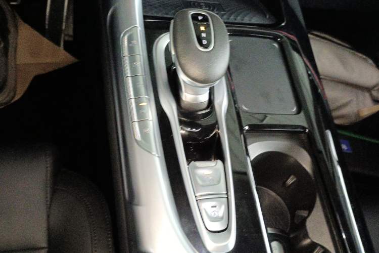 Used VOYAH FREE 2021 Four-Wheel Drive Standard Range-Extended Exclusive Luxury Package
