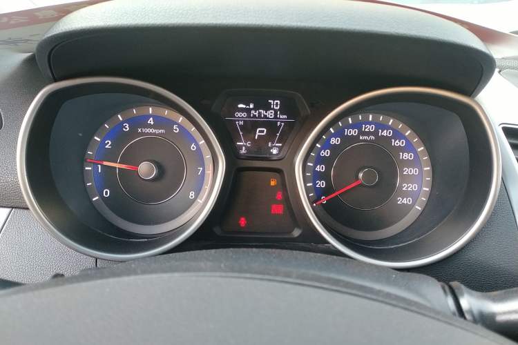 Used Hyundai Elantra (5th Generation / Langdong) 2015 1.6L Automatic Fashion Model