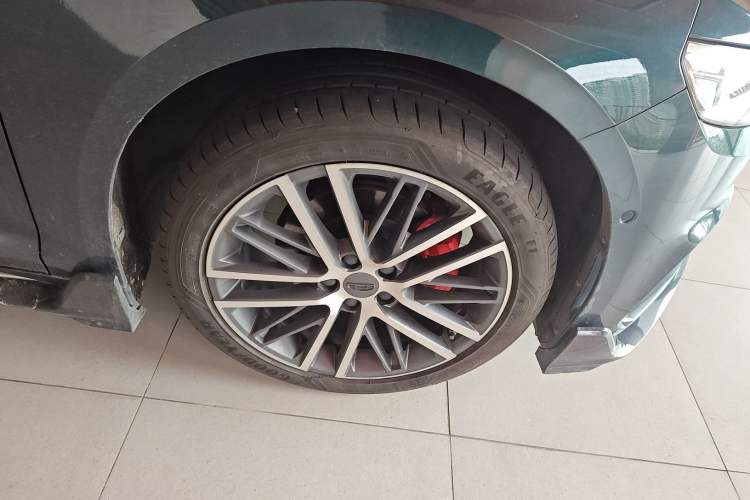 Used Geely Auto Preface 2023 2.0TD "Only This Verdant Green" Edition Right Front Wheel Hub