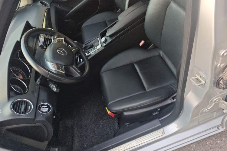 Used Mercedes-Benz C-Class 2011 C 180K Classic model Left Front Seat