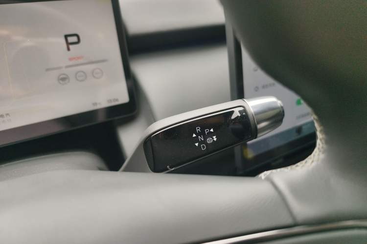 Used XPeng P7+ 2024 Long-Range Max Gear Lever