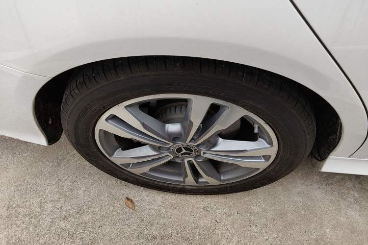 Used Mercedes-Benz C-Class 2020 Restyled C 200 L Fashion Edition Sport Version Right Rear Wheel Hub