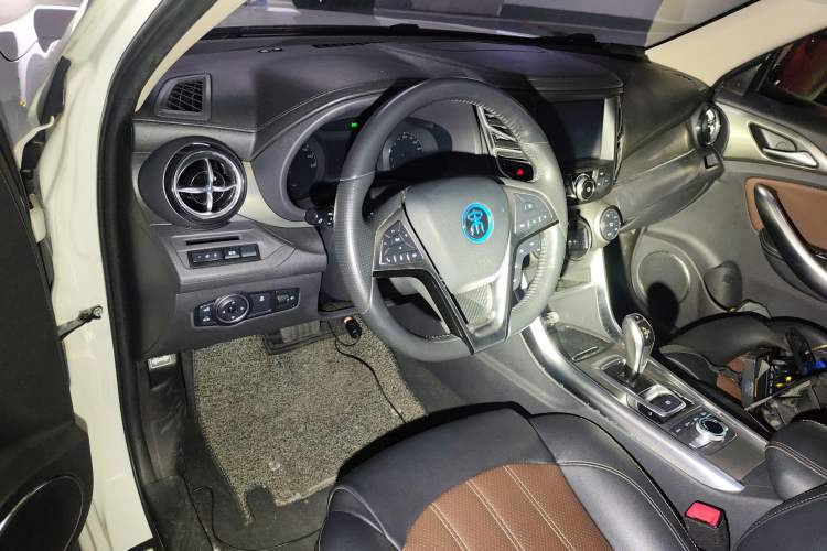 Used BYD Song New Energy 2017 Song DM 1.5TID All-Wheel Drive Luxury Model
