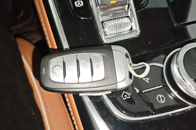 Used Hongqi H9 2020 2.0T Smart Connect Flagship Edition Vehicle Key