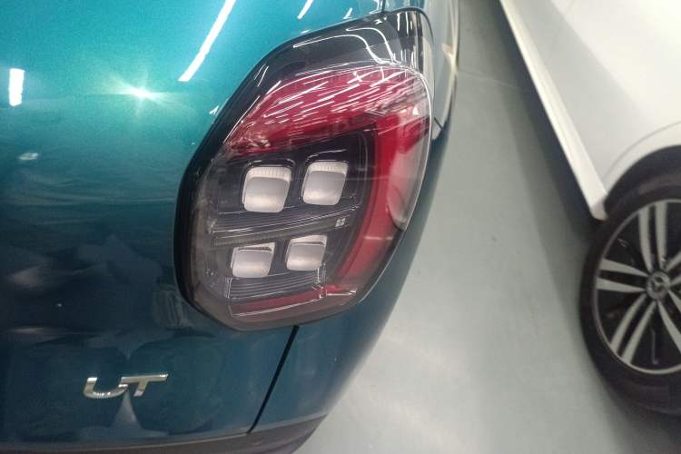 Used AION UT 2025 420 Prestige Edition Exterior 3