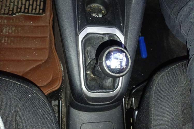 Used Peugeot 301 2014 1.6L Manual Comfort Edition