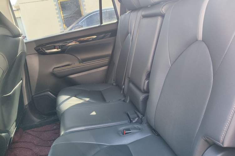 Used Toyota Highlander 2023 2.5L Smart Electric Hybrid Dual-Engine 4x4 Knight Edition 7 Seats Left Rear Seat