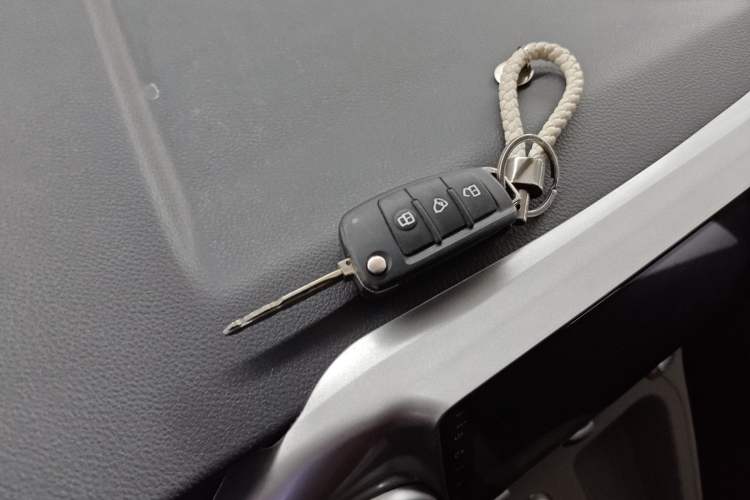 Used JAC Refine M3 2025 PLUS 1.8L Manual Classic Edition 7 Seats