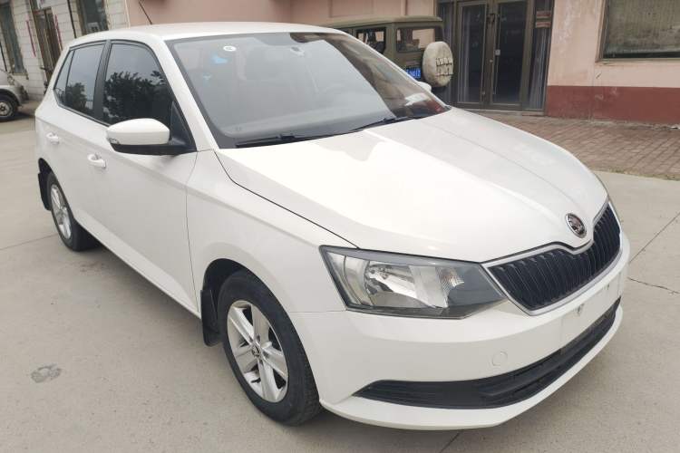 Used Skoda Fabia 2015 1.4L Automatic Front-Drive Model
