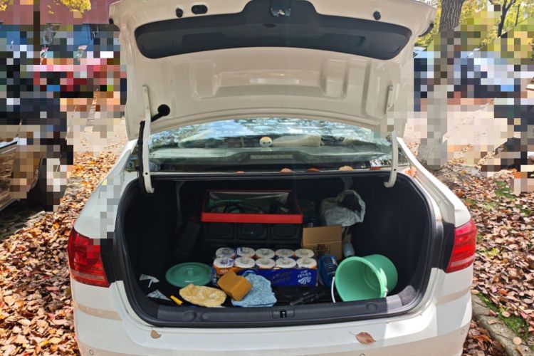 Used Volkswagen Lavida 2017 1.6L Automatic Comfort Edition Trunk