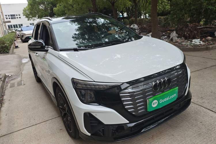 Used Audi Q5 e-tron 2022 40 e-tron Starlight Edition Mech Kit