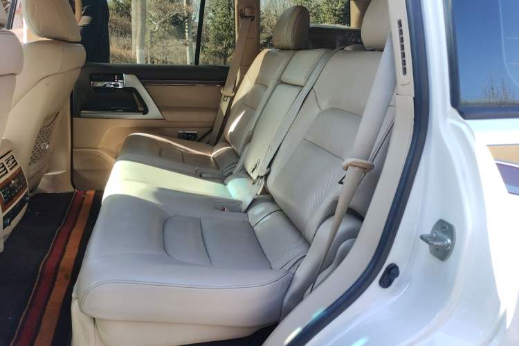 Used Toyota Land Cruiser 2012 4.6L Automatic VX-R Left Rear Seat