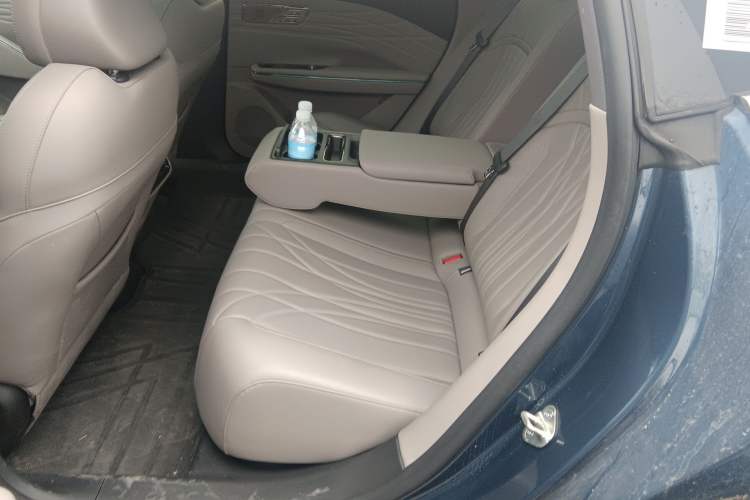 Used Geely Galaxy 8 2025 130km EM-P Starship Edition Left Rear Seat