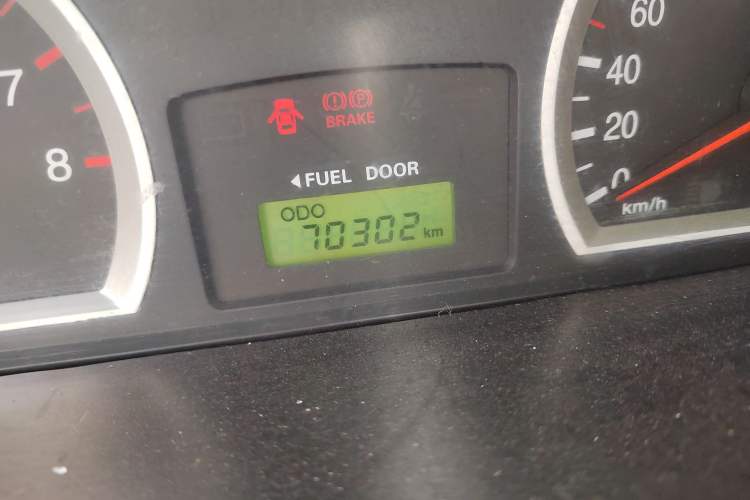 Used Huatai Santa Fe Classic 2012 2.0L Gasoline Manual Two-Wheel Drive with Sunroof
