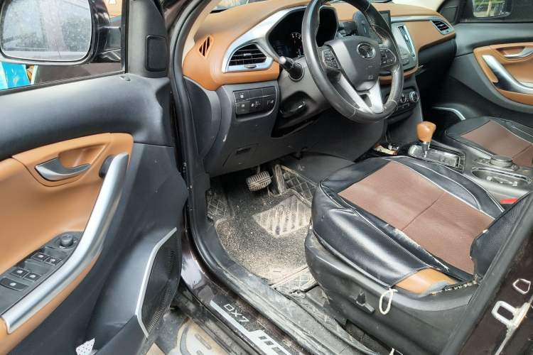 Used Soueast DX7 2015 1.5T Automatic Luxury Model
