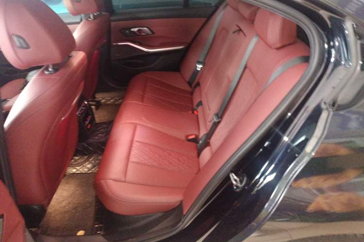 Used BMW 3 Series 2023 325i M Sport Night Edition Package Left Rear Seat