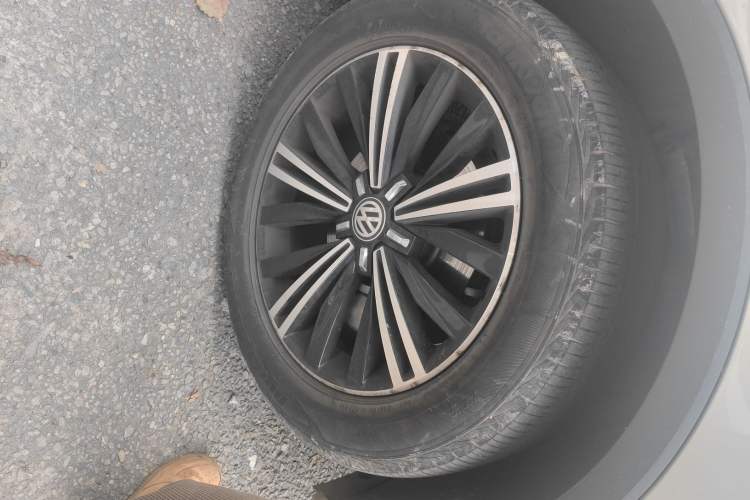 Used Volkswagen Tiguan L 2017 380TSI Automatic All-Wheel-Drive Luxury Edition Exterior 7