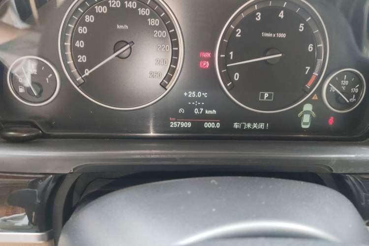 Used BMW 5 Series 2012 523Li Leading Model Odometer Close Up