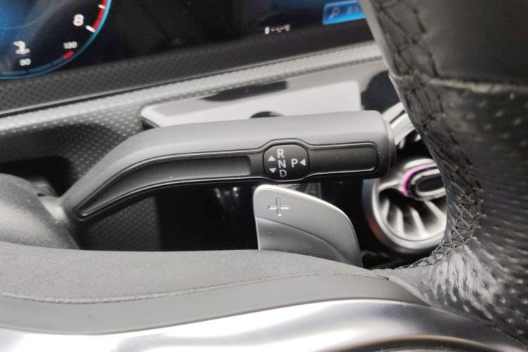 Used Mercedes-Benz A-Class 2022 Second Facelift A 200 L Sport Sedan Fashion Version
