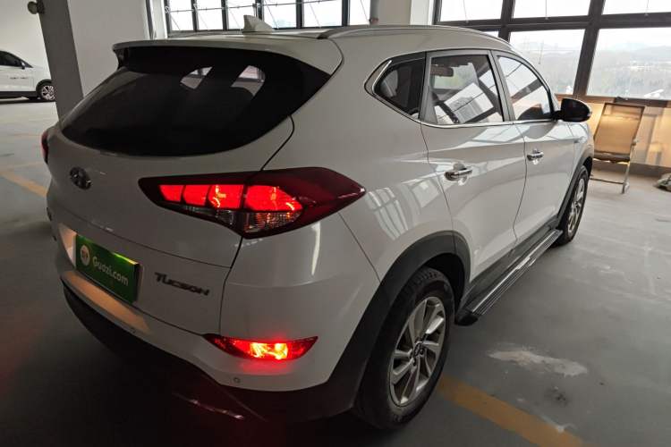 Used Hyundai Tucson 2015 1.6T Dual-Clutch Two-Wheel-Drive Smart Model Rear Right 45 Deg