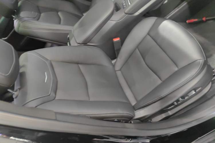 Used Cadillac XT6 2022 2.0T Six-Seater Four-Wheel Drive Luxury Version
