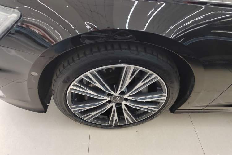 Used Audi A6L 2023 Revised Edition 45 TFSI quattro Prestige Dynamic Version Left Front Wheel Hub