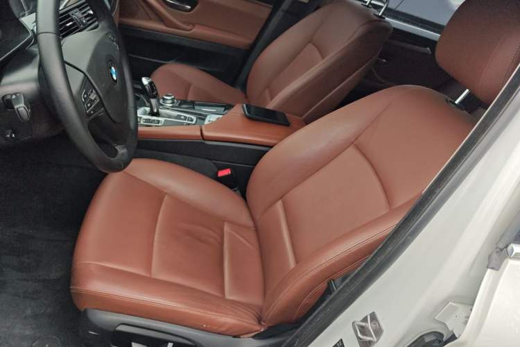 Used BMW 5 Series 2014 520Li Elegant Model
