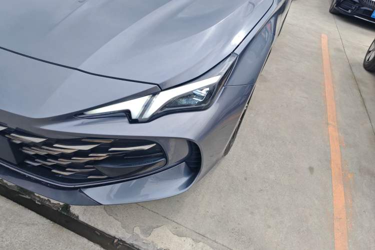 Used MG 7 2023 2.0T Automatic Trophy+ Ignition Glory Edition
