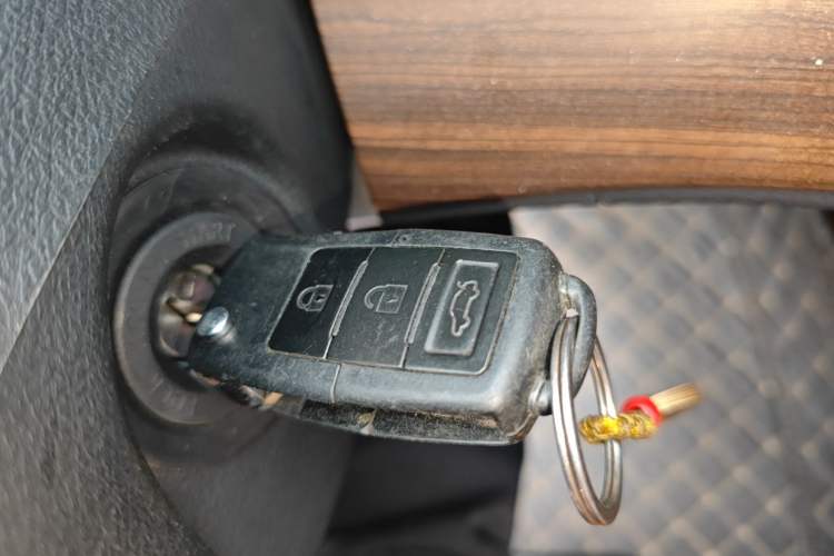 Used FORTHING Lingzhi PLUS 2021 2.0L Manual Luxury 7-Seater