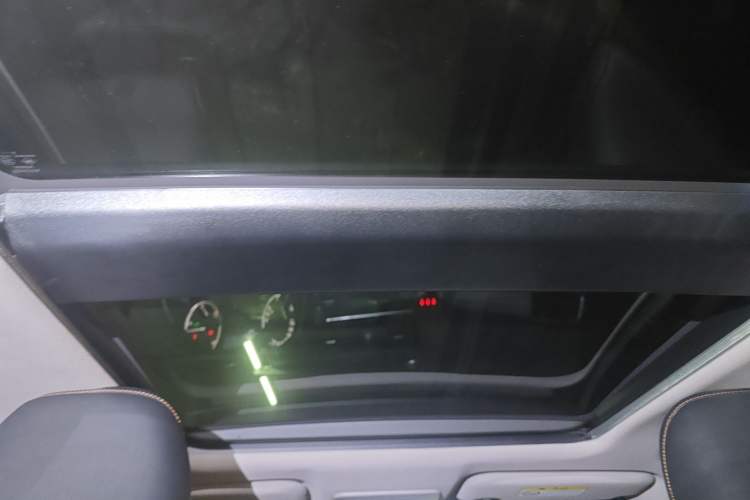 Used Toyota Camry 2018 Dual-Engine 2.5 HG Luxury Edition Headliner