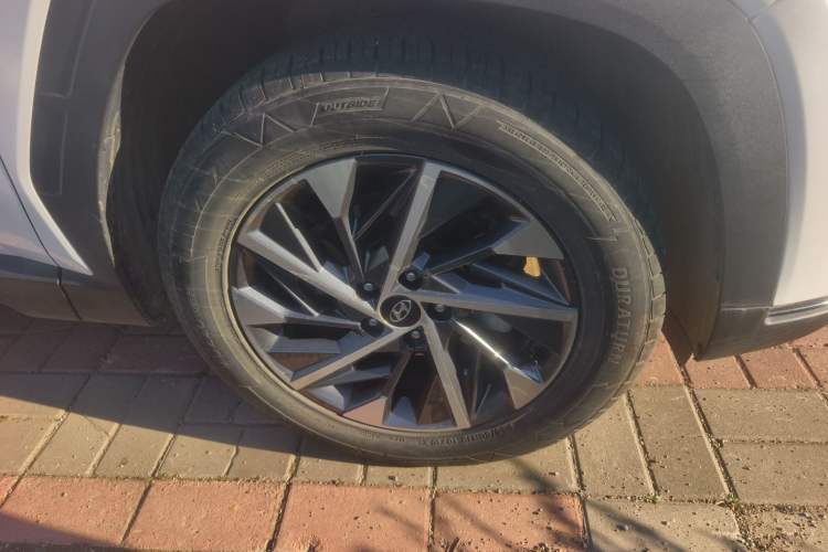 Used Hyundai Tucson 2021 Tucson L 1.5T DCT GLX Elite Edition Right Front Wheel Hub