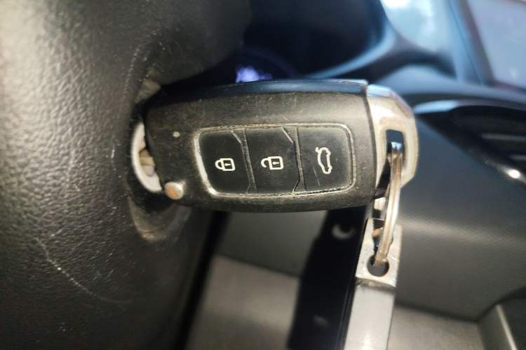 Used Hyundai Celesta 2018 1.6L Automatic GL Enjoyment Edition China VI compliant Vehicle Key