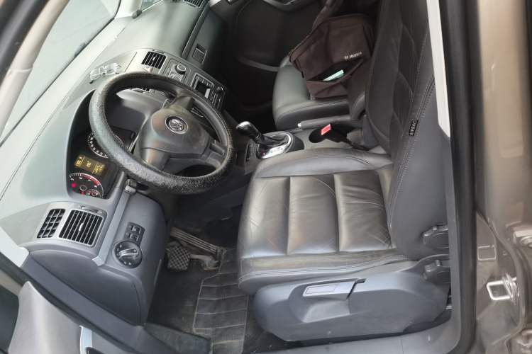 Used Volkswagen Touran 2015 1.4T DSG Comfort Edition 5 Seats
