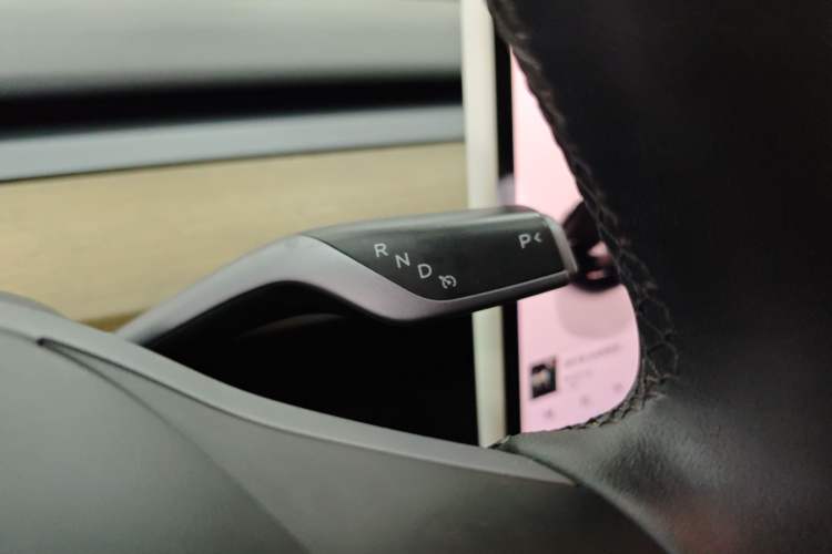 Used Tesla Model Y 2022 Revised Version Rear-Wheel Drive Gear Lever