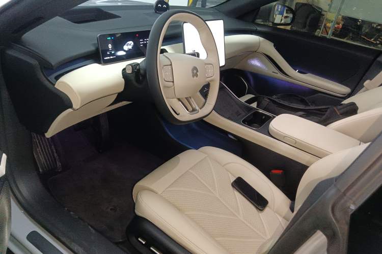 Used Nio ET5T 2025 75 kWh Touring Left Front Seat