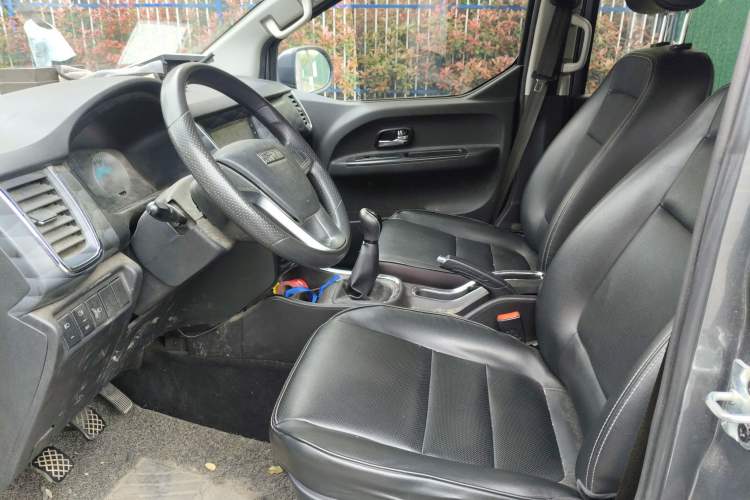 Used Jinbei Gold Hiace 2021 1.5L Passenger Van Travel Lion 6-Seater Left Front Seat