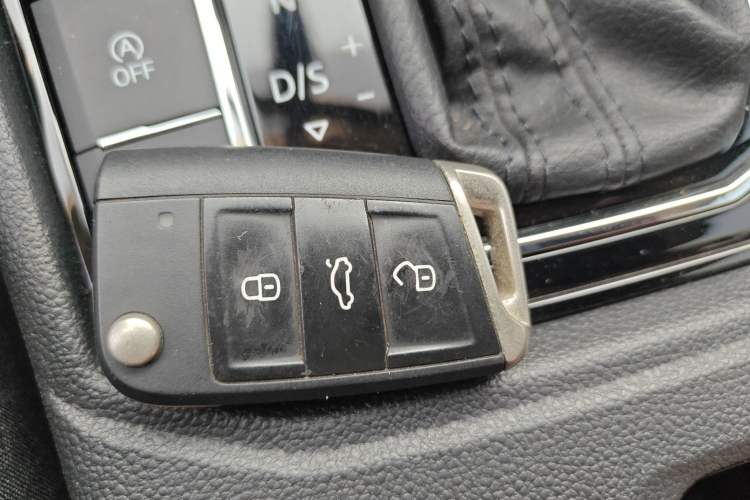 Used Volkswagen Lavida 2021 280TSI DSG Luxury Edition
