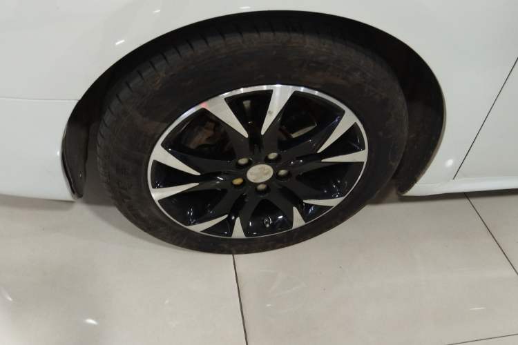 Used Peugeot 508 2013 2.0L 2nd Anniversary Edition Automatic Smart Enjoyment Version Exterior 4