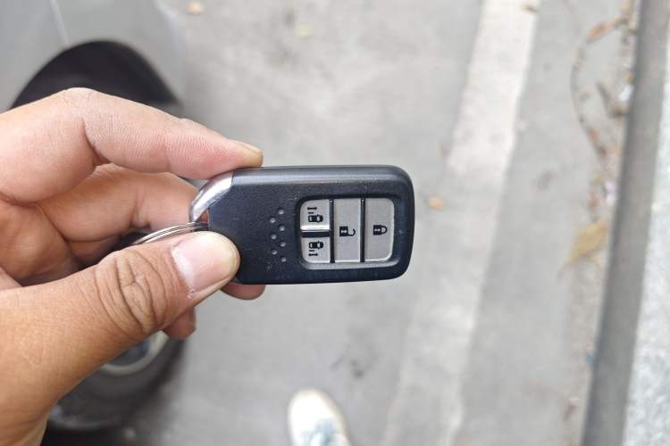 Used Honda Odyssey 2015 Revised Version 2.4L Supreme Edition