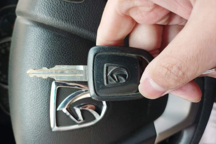 Used Baojun 630 2011 1.5L manual standard version