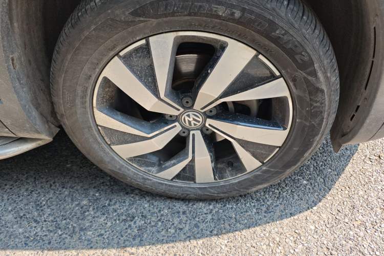 Used Volkswagen Tayron 2019 330TSI Two-Wheel Drive Luxury Model China VI Standard Right Front Wheel Hub