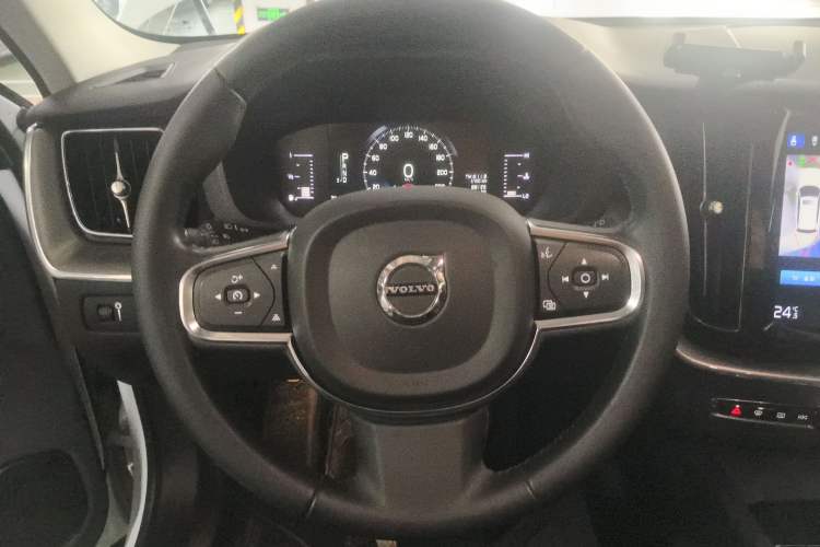 Used Volvo XC60 2019 T5 4x4 Smart Edition China VI Standard
