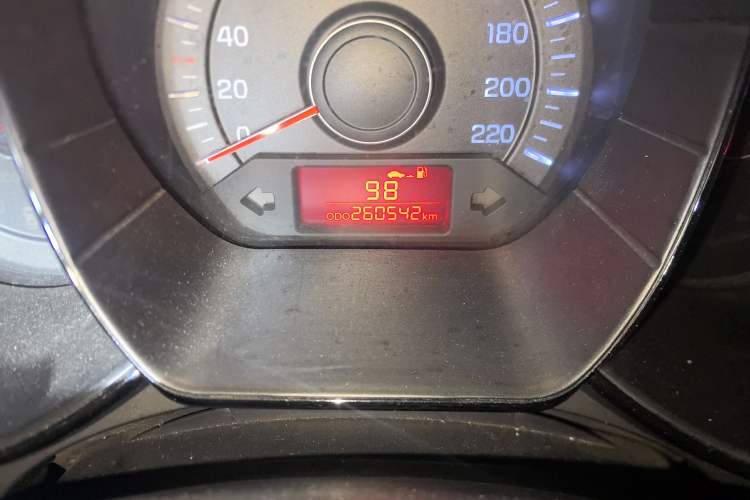 Used Kia K2 2012 Sedan 1.4L MT GLS Commemorative Edition