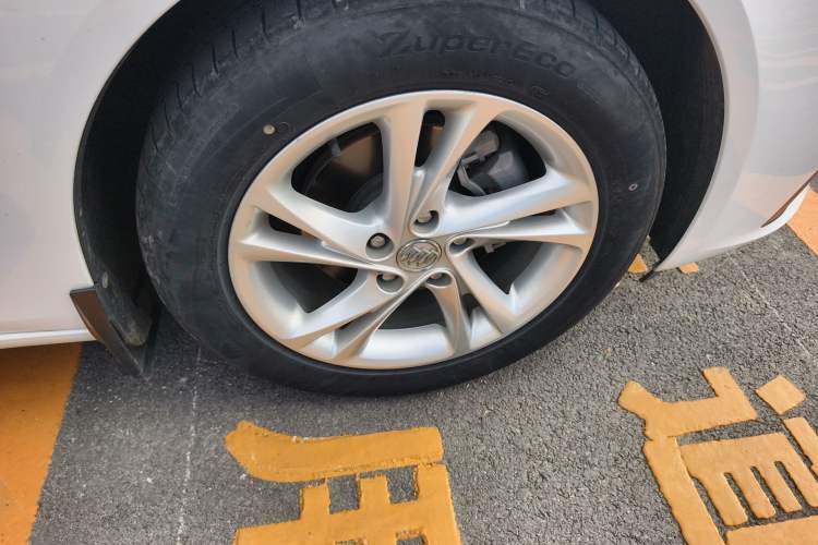 Used Buick Regal 2020 552T Luxury Version Right Front Wheel Hub