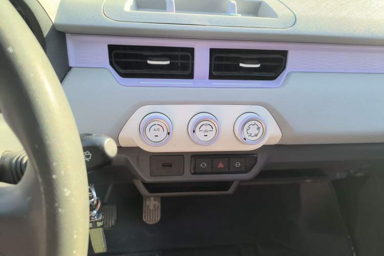 Used Chery QQ Ice Cream 2022 170km Sundae Phosphate Lithium-Ion
