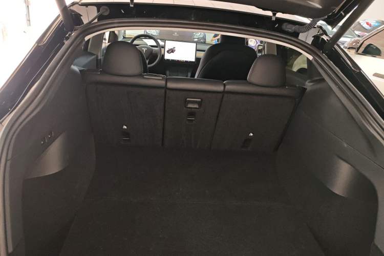 Used Tesla Model Y 2022 Performance High-Performance All-Wheel-Drive Version Trunk