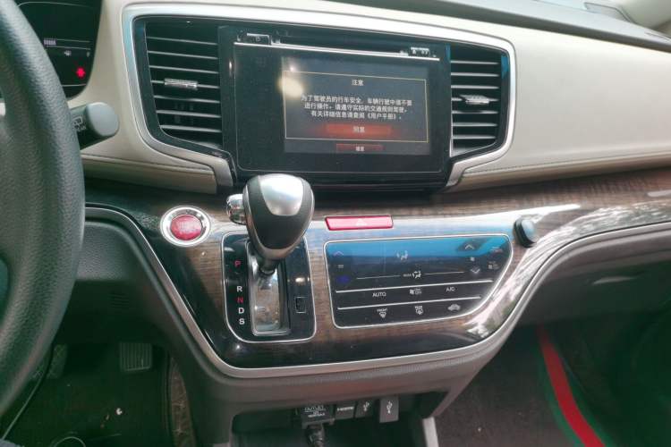 Used Honda Odyssey 2015 Revised 2.4L Luxury Edition
