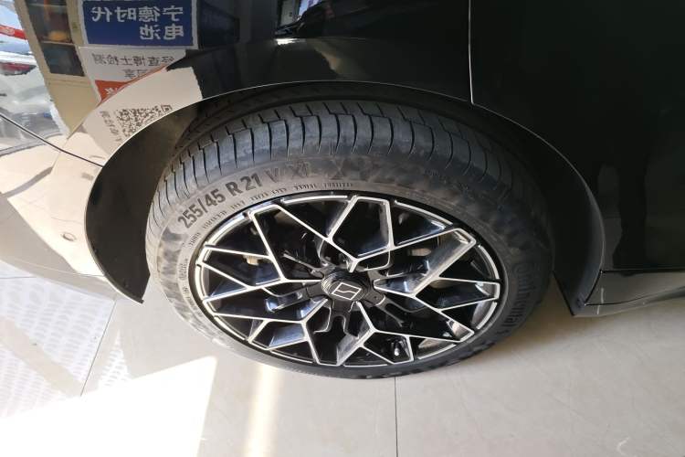 Used Zeekr 001 2024 WE Edition 95 kWh All-Wheel Drive Right Rear Wheel Hub