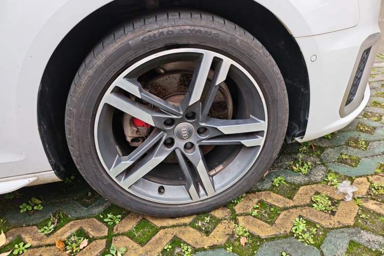 Used Audi A4L 2020 40 TFSI Luxury Dynamic Model Right Front Wheel Hub